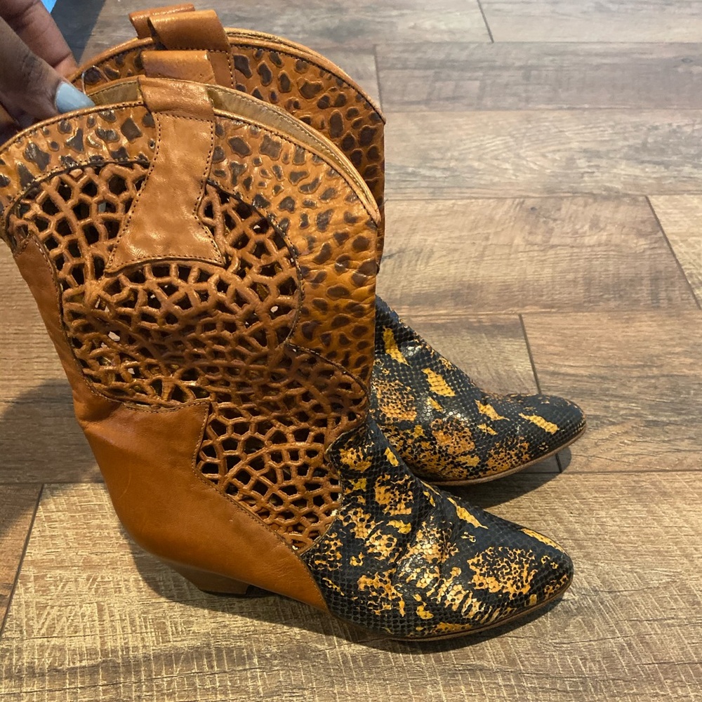 Rare vintage Kenneth Cole boots